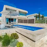 Lantana Casa de Férias Petrcane